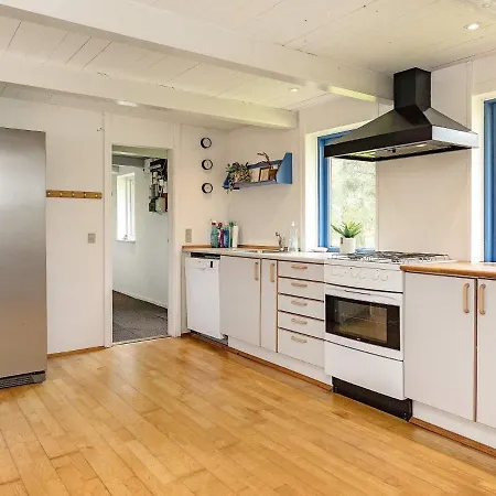 12 Person In Thisted-by Traum * Thisted